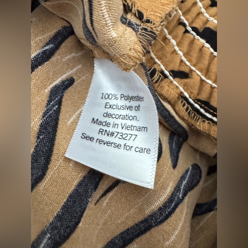 Nine West Dolman Surplice Tiger Print V-Neck Top small - Picture 9 of 9